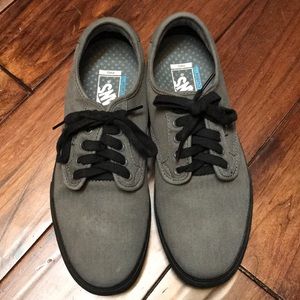 Vans mens shoes- size 9- gray